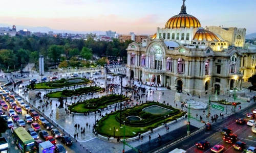 Palacio de Bellas Artes - Avenida Juárez - Mexiko-Stadt